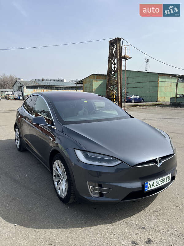 Внедорожник / Кроссовер Tesla Model X 2018 в 