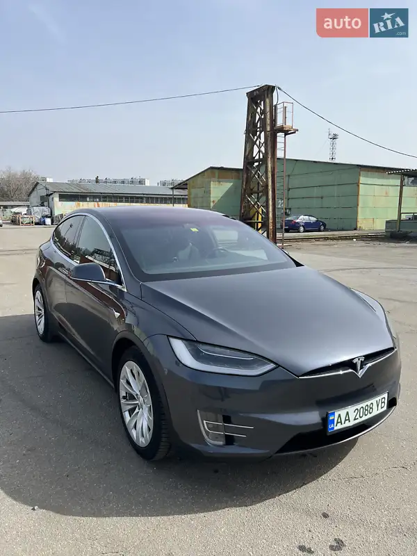 Tesla Model X 2018