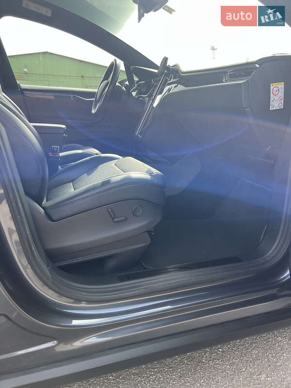 Позашляховик / Кросовер Tesla Model X 2018 в Києві