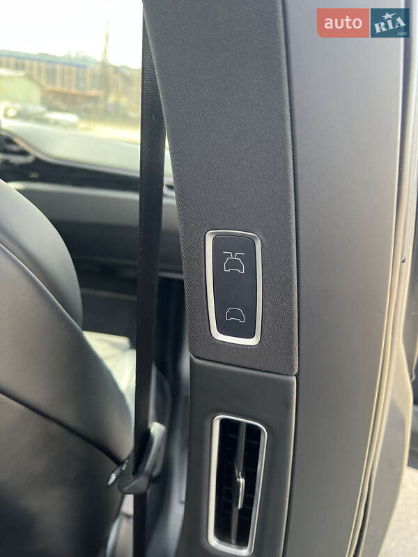 Позашляховик / Кросовер Tesla Model X 2018 в Києві