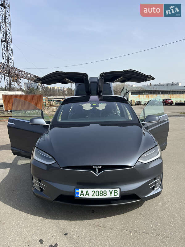 Позашляховик / Кросовер Tesla Model X 2018 в Києві