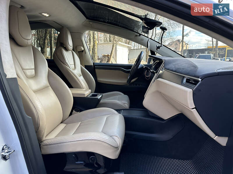 Внедорожник / Кроссовер Tesla Model X 2016 в Тернополе