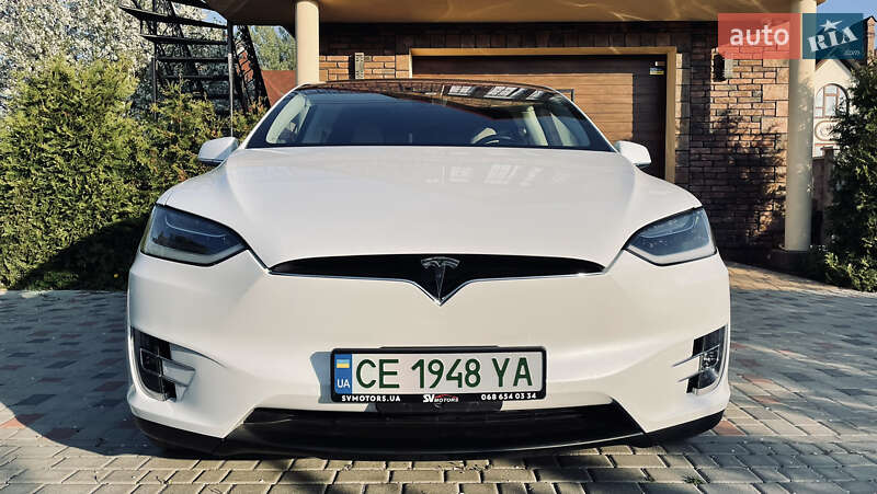 Внедорожник / Кроссовер Tesla Model X 2016 в Черновцах