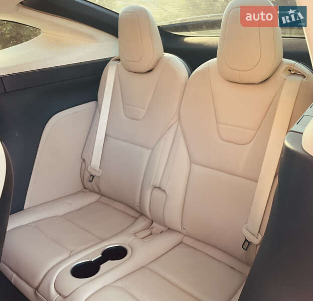 Внедорожник / Кроссовер Tesla Model X 2016 в Черновцах