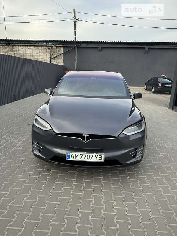 Позашляховик / Кросовер Tesla Model X 2018 в Житомирі