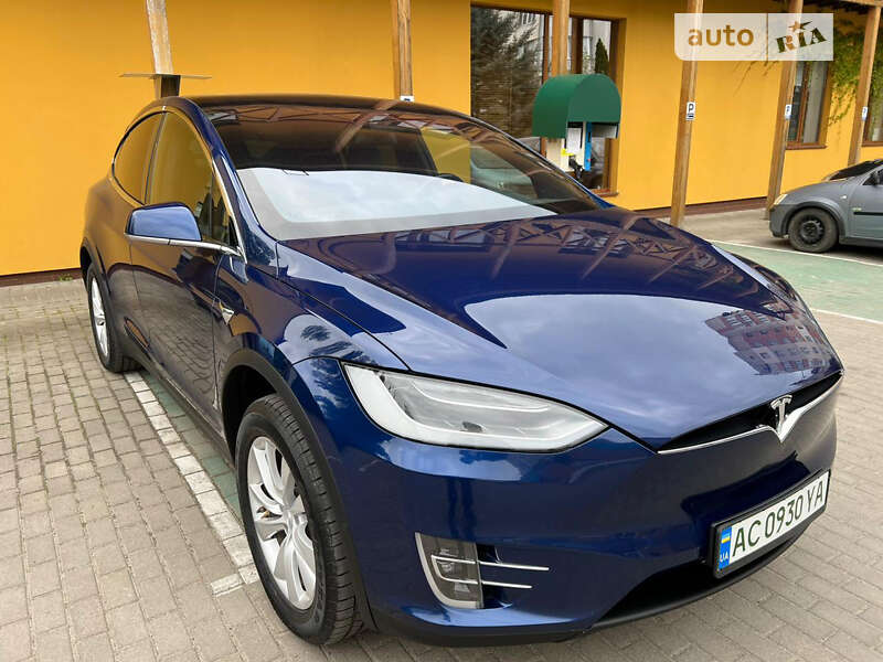 Позашляховик / Кросовер Tesla Model X 2017 в Луцьку