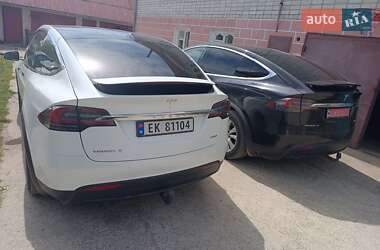 Внедорожник / Кроссовер Tesla Model X 2018 в 