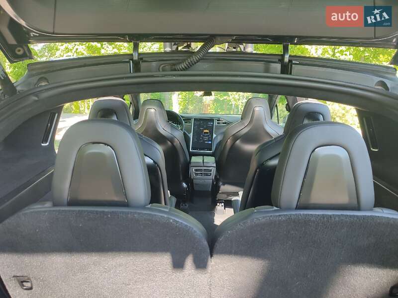 Позашляховик / Кросовер Tesla Model X 2016 в Києві