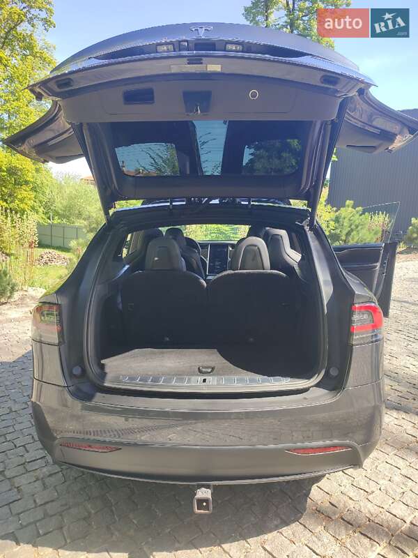 Позашляховик / Кросовер Tesla Model X 2016 в Києві