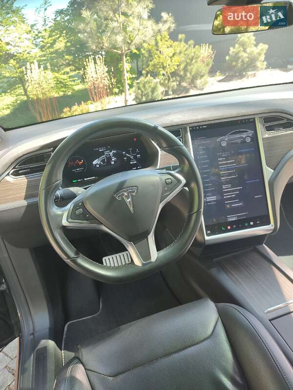 Позашляховик / Кросовер Tesla Model X 2016 в Києві