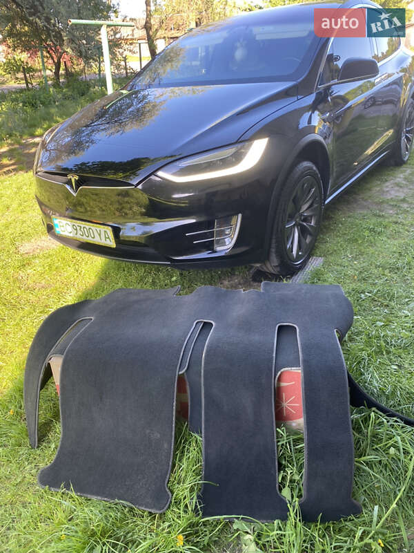 Внедорожник / Кроссовер Tesla Model X 2017 в Жовкве фото 8 Внедорожник / Кроссовер Tesla Model X 2017 в Жовкве