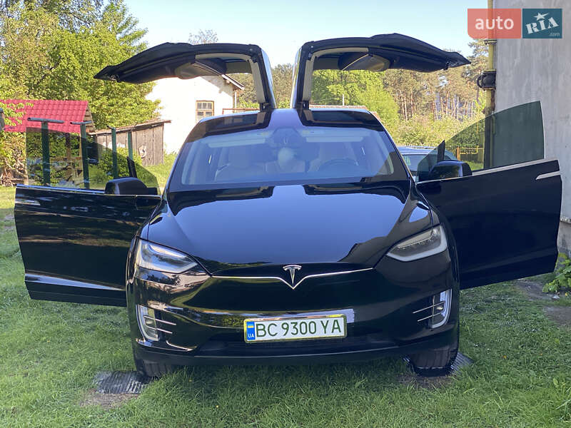 Внедорожник / Кроссовер Tesla Model X 2017 в Жовкве