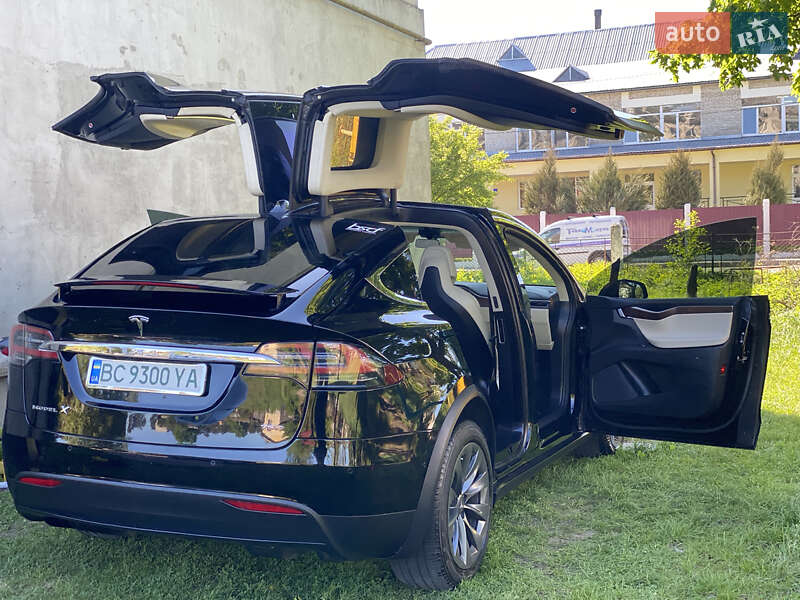 Внедорожник / Кроссовер Tesla Model X 2017 в Жовкве