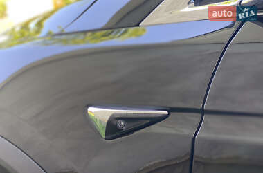 Позашляховик / Кросовер Tesla Model X 2017 в 