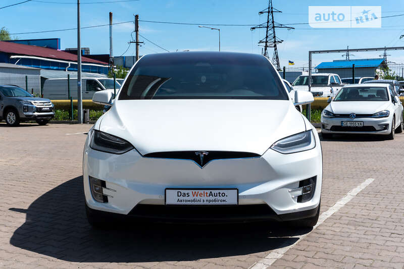 Позашляховик / Кросовер Tesla Model X 2019 в Чернівцях