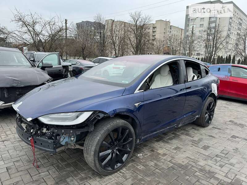 Позашляховик / Кросовер Tesla Model X 2017 в Луцьку