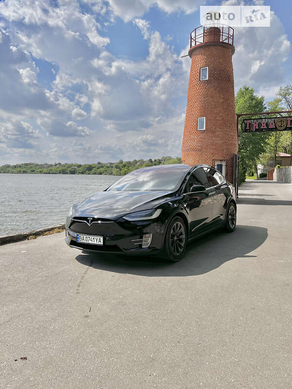 Внедорожник / Кроссовер Tesla Model X 2017 в Кропивницком
