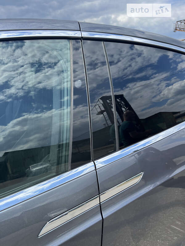 Внедорожник / Кроссовер Tesla Model X 2018 в Киеве