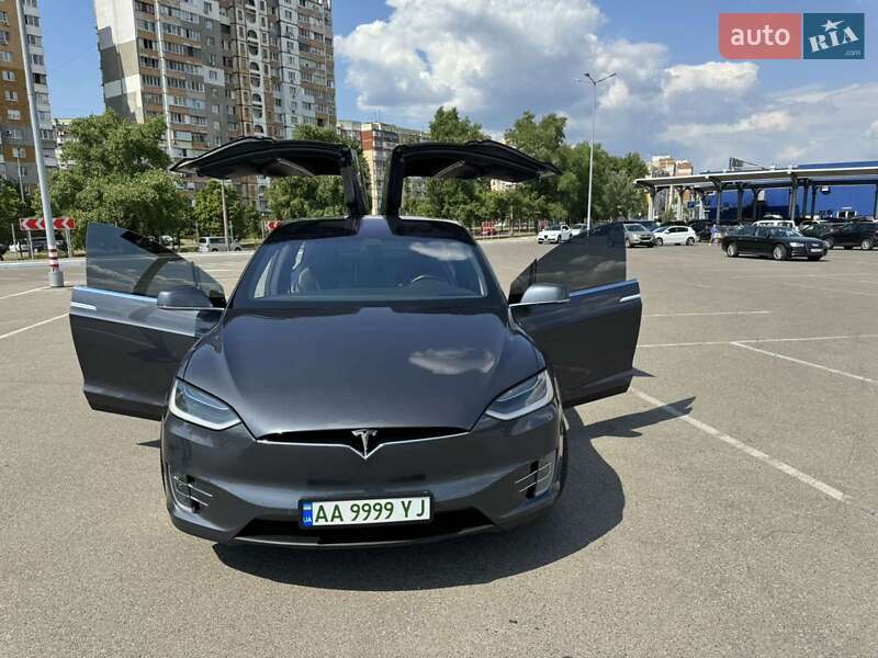 Позашляховик / Кросовер Tesla Model X 2017 в Києві