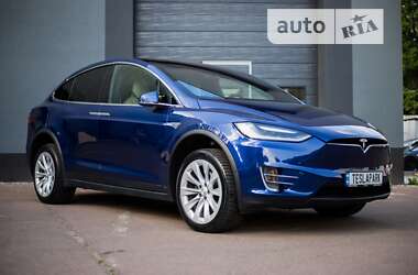 Позашляховик / Кросовер Tesla Model X 2016 в Києві