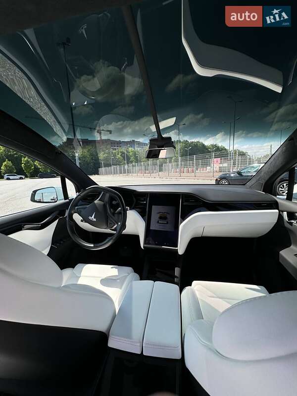 Позашляховик / Кросовер Tesla Model X 2018 в Львові