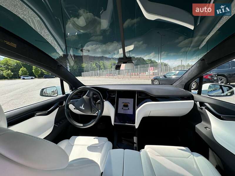 Позашляховик / Кросовер Tesla Model X 2018 в Львові