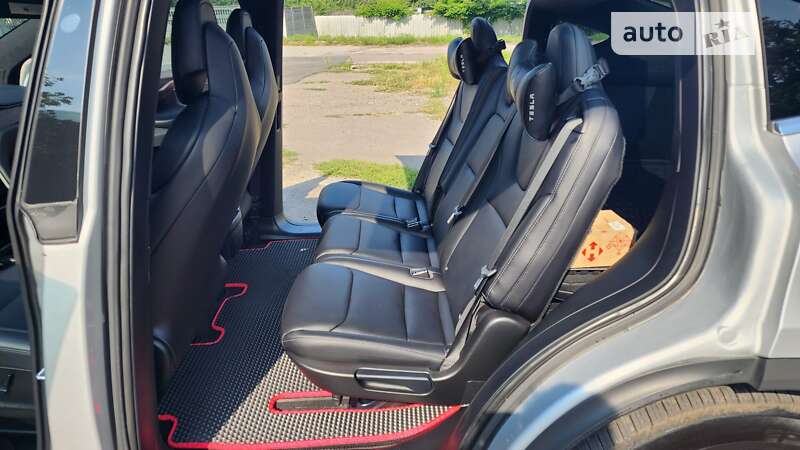Позашляховик / Кросовер Tesla Model X 2018 в Кам'янському