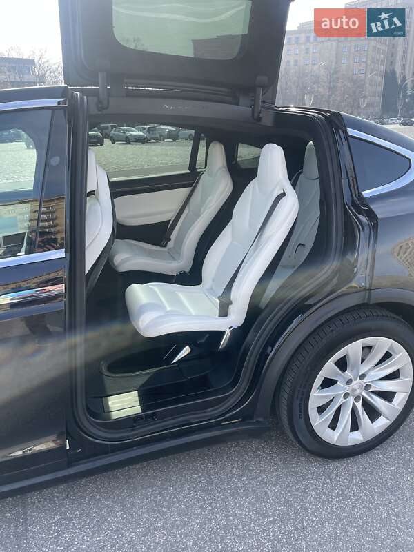 Внедорожник / Кроссовер Tesla Model X 2017 в Харькове