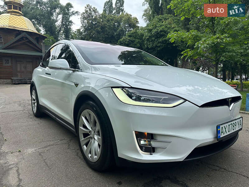 Внедорожник / Кроссовер Tesla Model X 2018 в Киеве