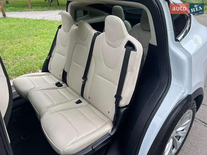 Внедорожник / Кроссовер Tesla Model X 2018 в Киеве