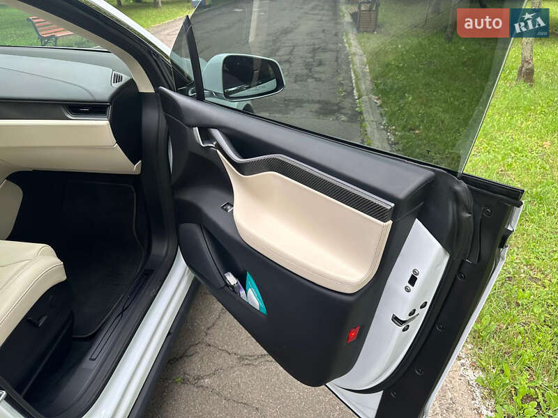 Внедорожник / Кроссовер Tesla Model X 2018 в Киеве