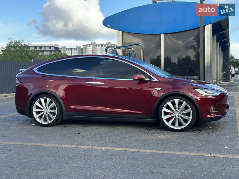Позашляховик / Кросовер Tesla Model X 2015 в Дніпрі