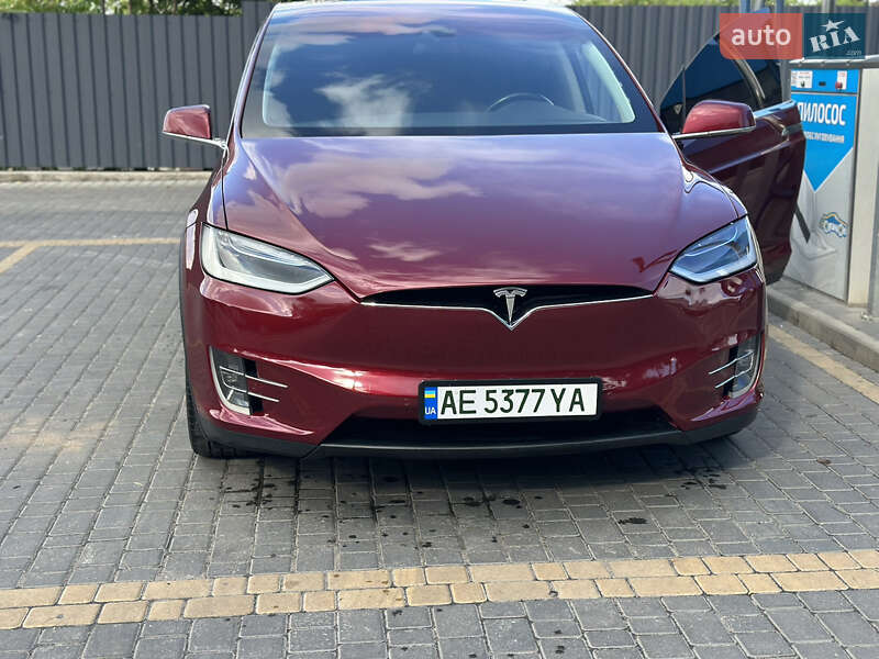 Позашляховик / Кросовер Tesla Model X 2015 в Дніпрі