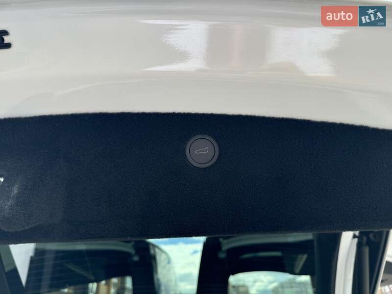 Позашляховик / Кросовер Tesla Model X 2022 в Чернігові