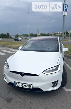 Позашляховик / Кросовер Tesla Model X 2016 в Вінниці