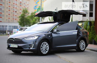 Позашляховик / Кросовер Tesla Model X 2017 в Хмельницькому