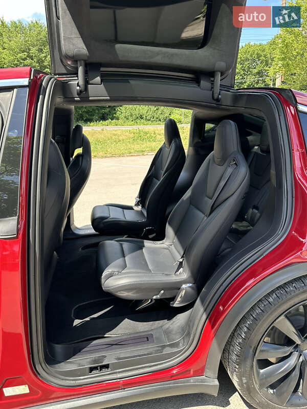 Позашляховик / Кросовер Tesla Model X 2019 в Івано-Франківську