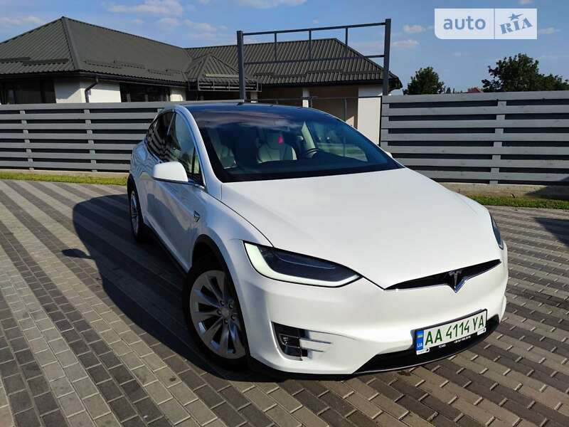 Tesla Model X 2018