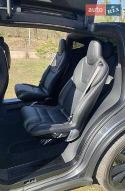 Позашляховик / Кросовер Tesla Model X 2016 в 