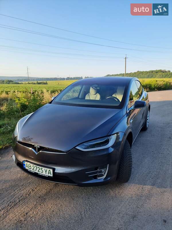 Tesla Model X 2018