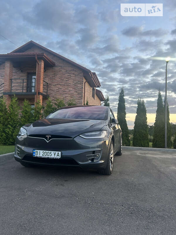 Позашляховик / Кросовер Tesla Model X 2017 в Кременчуці