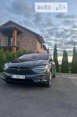 Позашляховик / Кросовер Tesla Model X 2017 в 