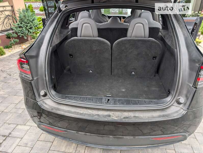 Позашляховик / Кросовер Tesla Model X 2019 в Шептицькому
