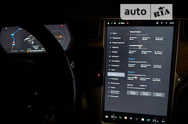 Позашляховик / Кросовер Tesla Model X 2019 в Шептицькому