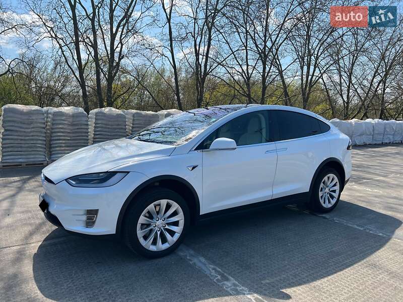 Tesla Model X 2018