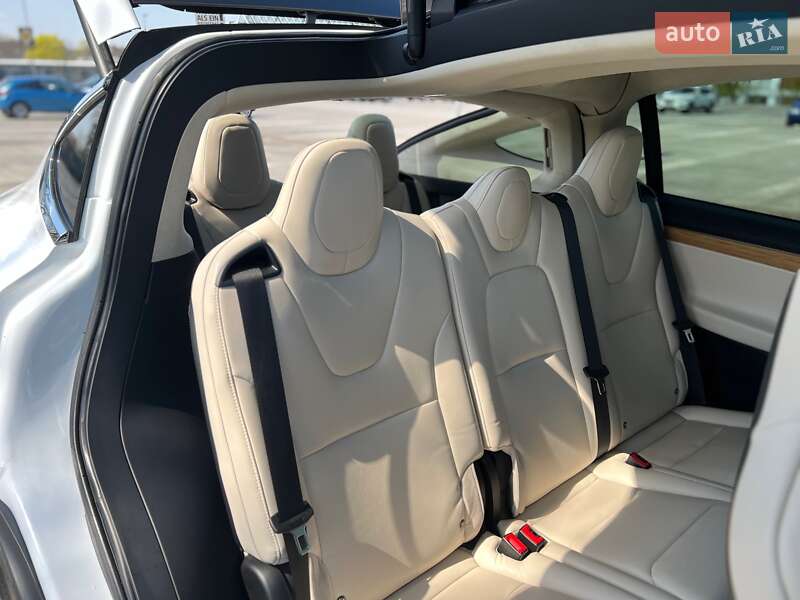 Внедорожник / Кроссовер Tesla Model X 2018 в Киеве