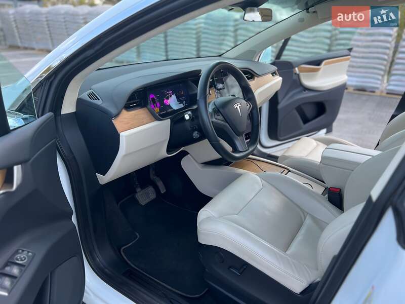 Внедорожник / Кроссовер Tesla Model X 2018 в Киеве