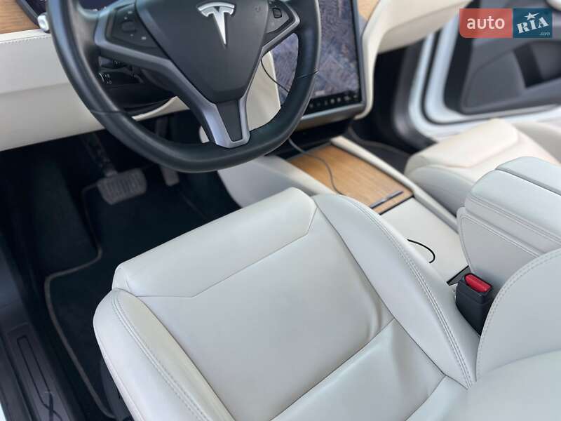 Внедорожник / Кроссовер Tesla Model X 2018 в Киеве