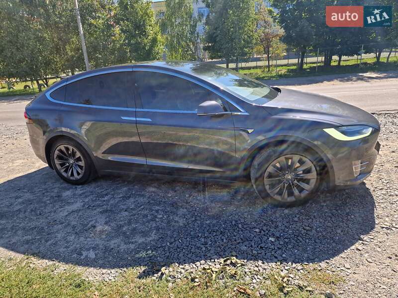 Позашляховик / Кросовер Tesla Model X 2018 в Хмельницькому