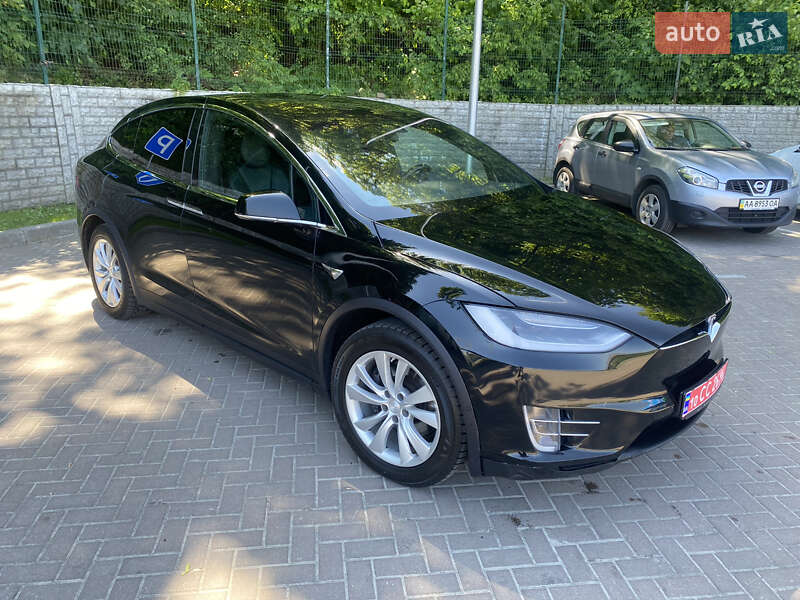 Позашляховик / Кросовер Tesla Model X 2017 в Києві